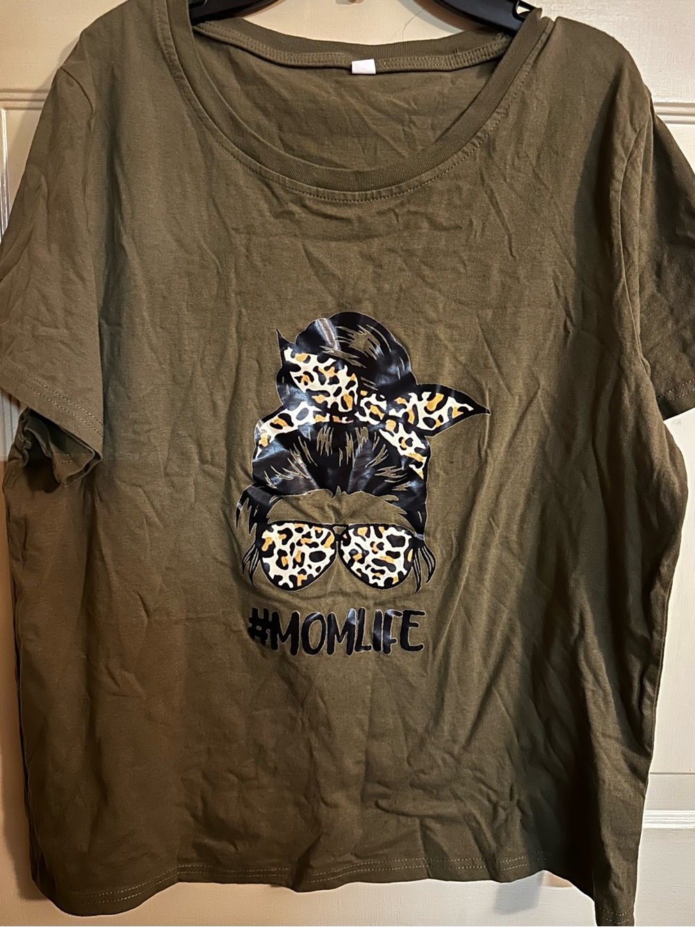 🌿 MOM LIFE Graphic Tee XL Olive Green Leopard Print Casual T-Shirt